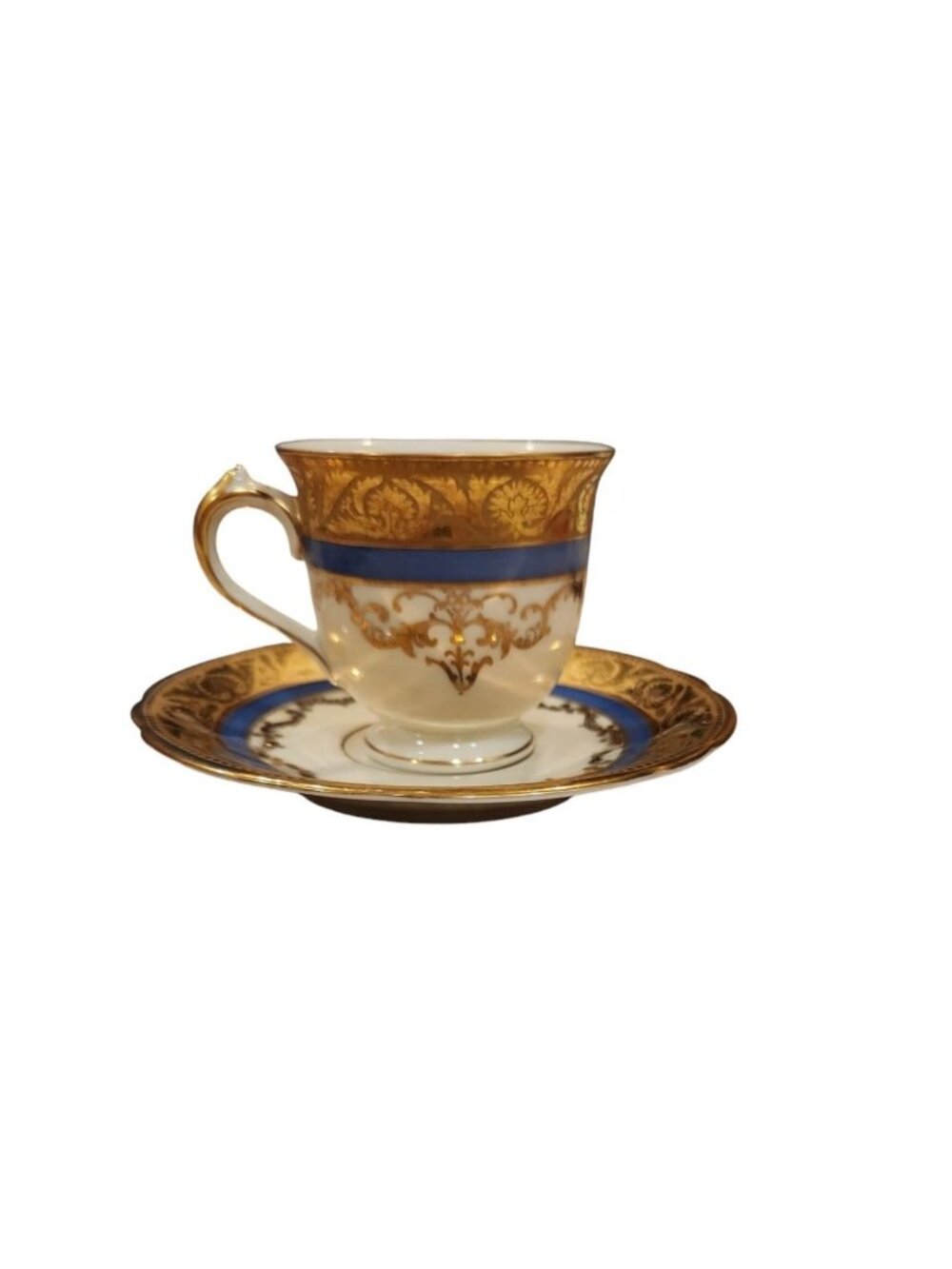 Rare KPM Royal Ivory AD 1831 Germany Trimmed in Gold Demitasse Tea cup and sauce